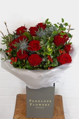 Traditional Dozen Red Roses