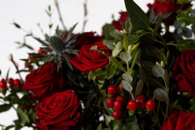 Traditional Dozen Red Roses